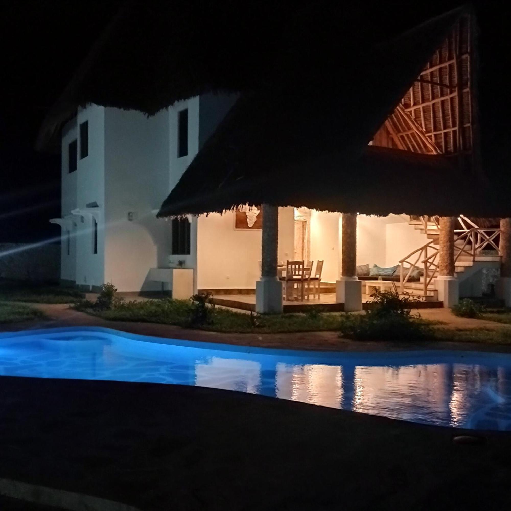 Bed and Breakfast Nyuso Za Afrika Watamu Esterno foto
